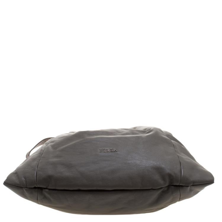 مملوكة مسبقًا Furla Grey Leather Drawstring Shoulder Bag