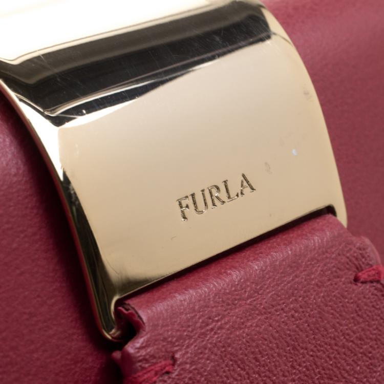 مملوكة مسبقًا Furla Red Leather Opera Chain Clutch