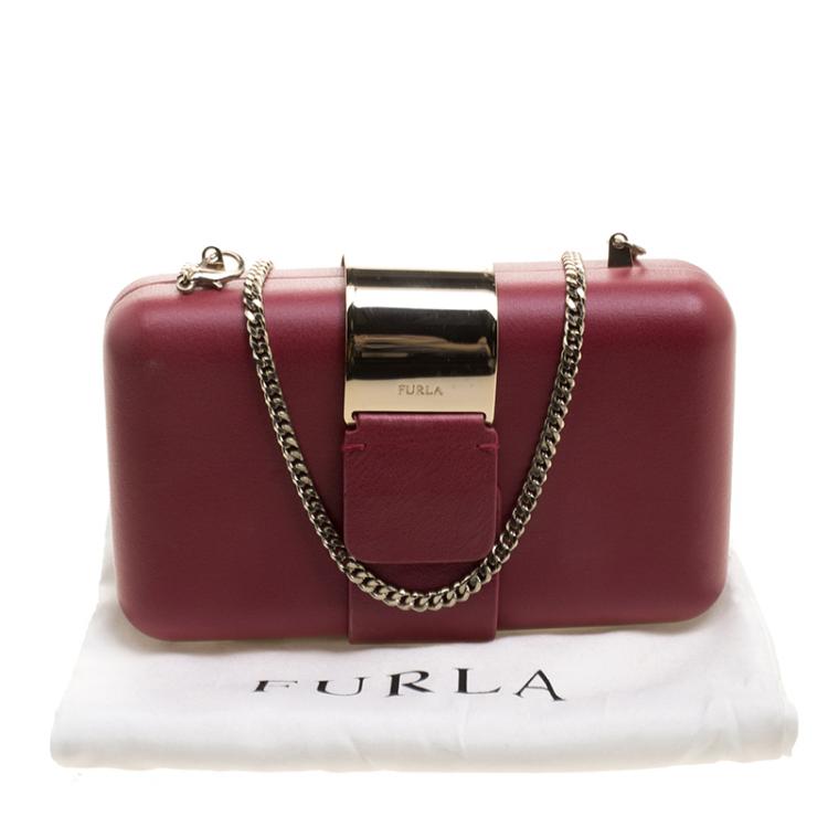 مملوكة مسبقًا Furla Red Leather Opera Chain Clutch