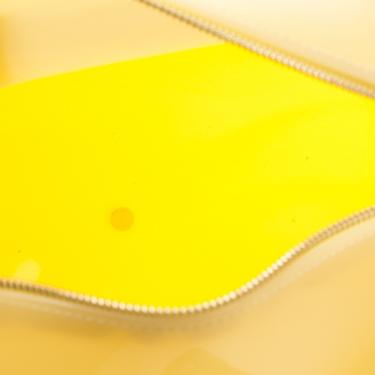مملوكة مسبقًا Furla Yellow/Beige Rubber Candy Satchel