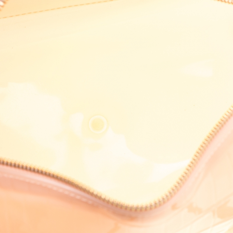 مملوكة مسبقًا Furla Peach Crocodile Embossed Rubber Candy Satchel