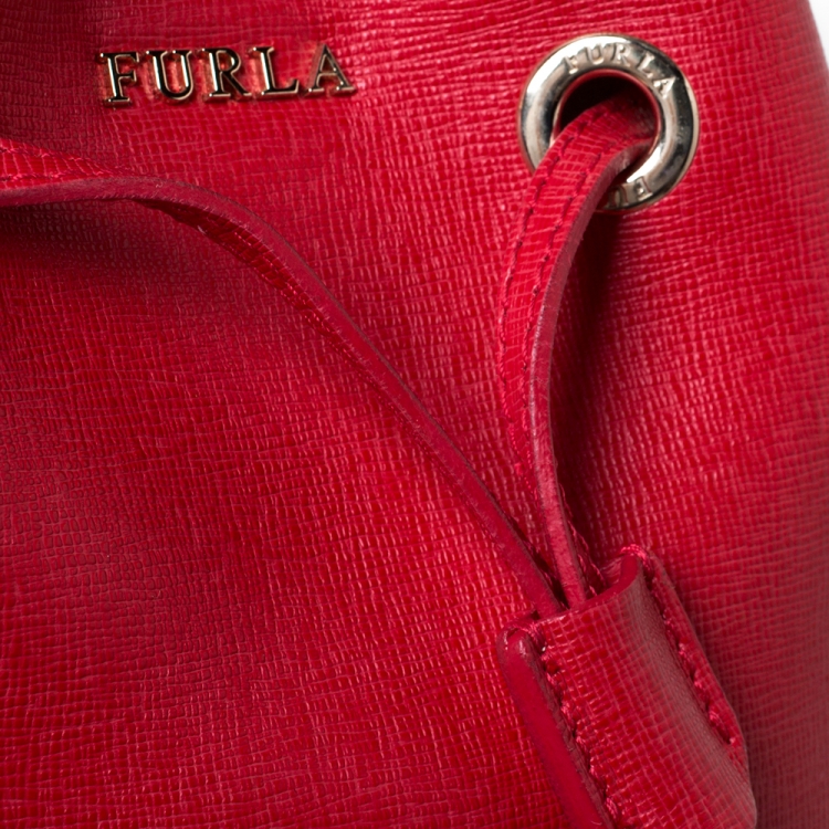 Pre Owned Furla Red Leather Stacy Drawstring Crossbody Bag