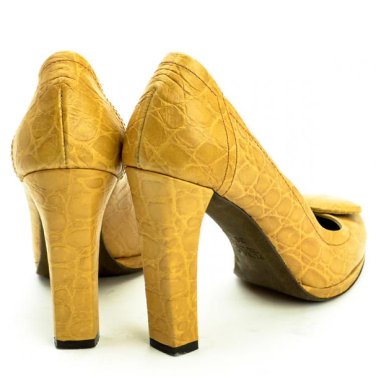 Pre Owned Furla Beige Croc Embossed Button Pumps Size 36