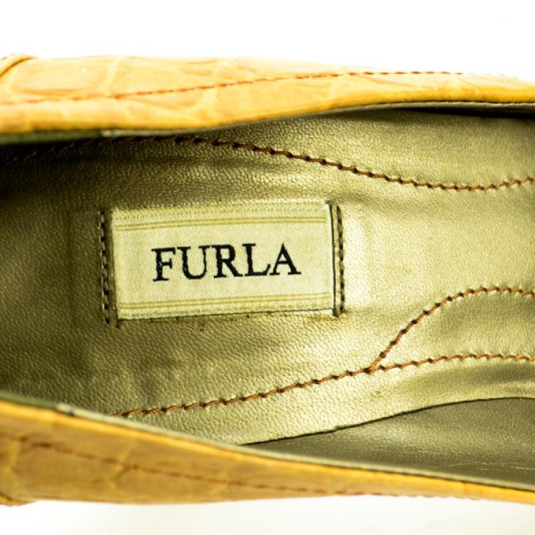 Pre Owned Furla Beige Croc Embossed Button Pumps Size 36