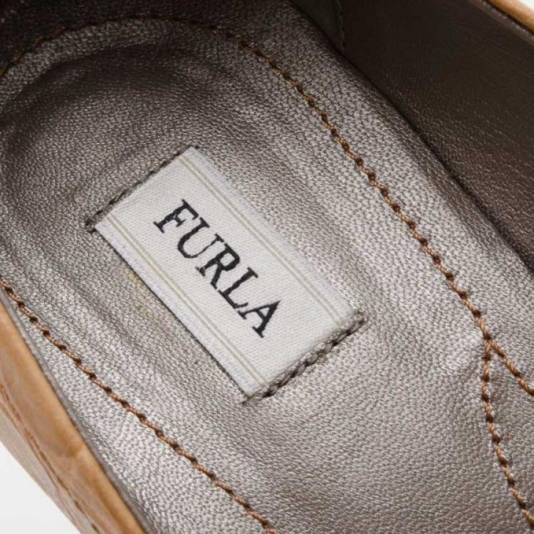 Pre Owned Furla Tan Button Pumps Size 40