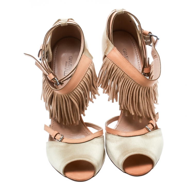 Pre Owned Giambattista Valli Beige Satin/Leather Trim Fringe Ankle Strap Sandals Size 40.5