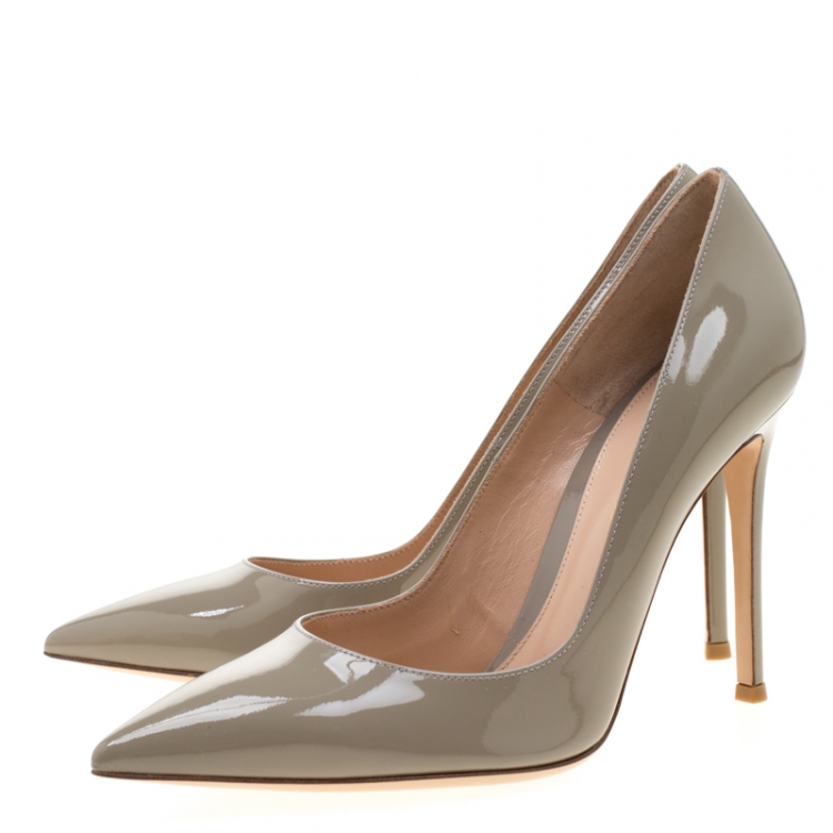 Pre Owned Gianvito Rossi Grey Patent Leather Pointed Toe Pumps Size 39.5