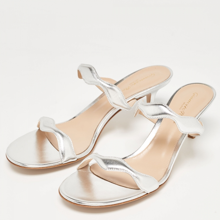 Pre Owned Gianvito Rossi Silver Leather Wavy Sandals Size 39.5