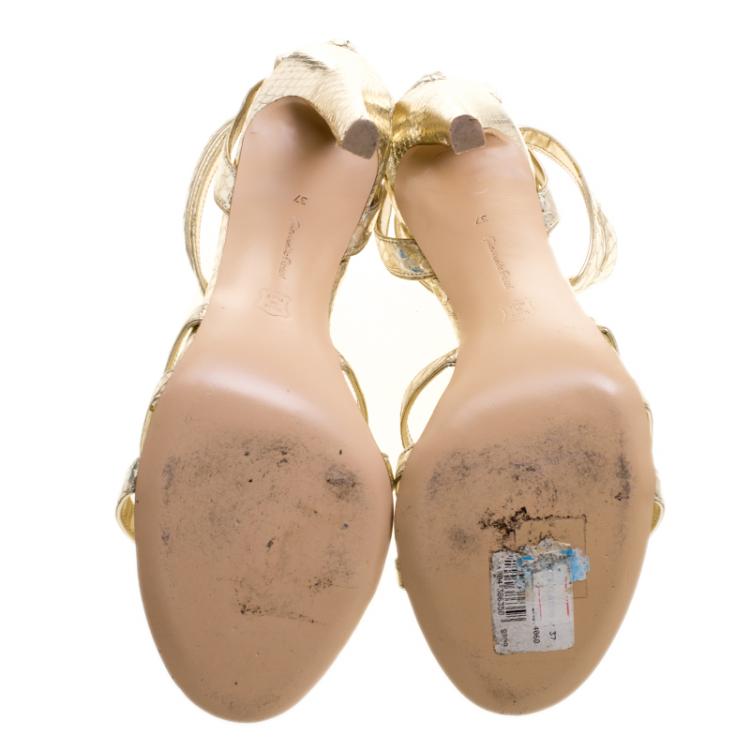 مملوكة مسبقًا Gianvito Rossi Metallic Gold Python Embossed Leather T Strap Sandals Size 37