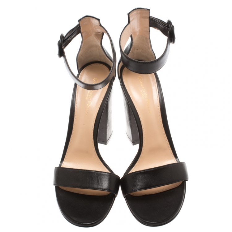 Pre Owned Gianvito Rossi Black Leather Versilia Ankle Strap Sandals Size 39