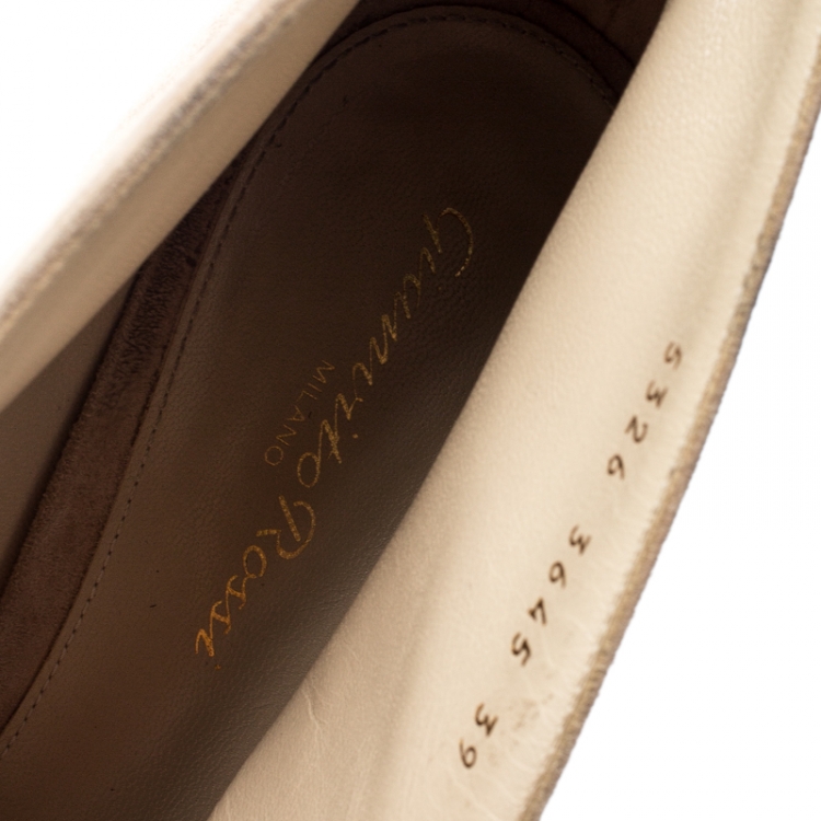 Pre Owned Gianvito Rossi Beige Suede Vamp Peep Toe Booties Size 39