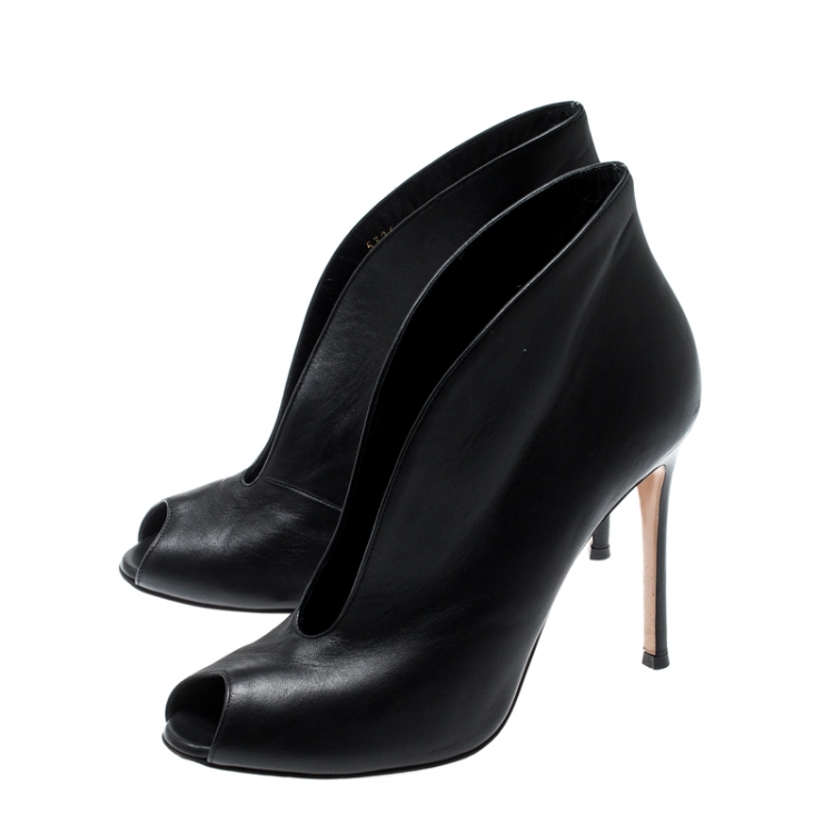 Pre Owned Gianvito Rossi Black Leather Vamp Peep Toe Booties Size 39