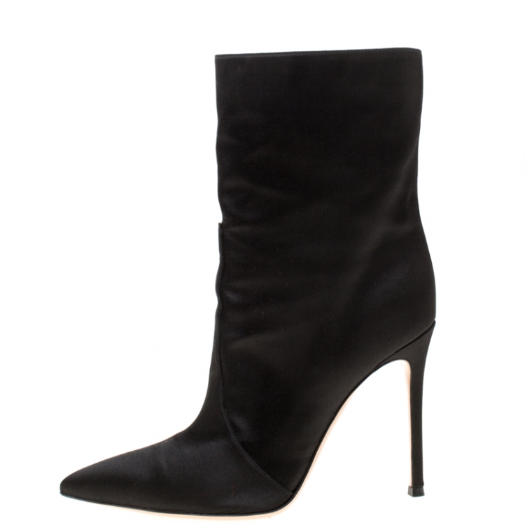 Pre Owned Gianvito Rossi Black Satin Pointed Toe Ankle Boots Size 39