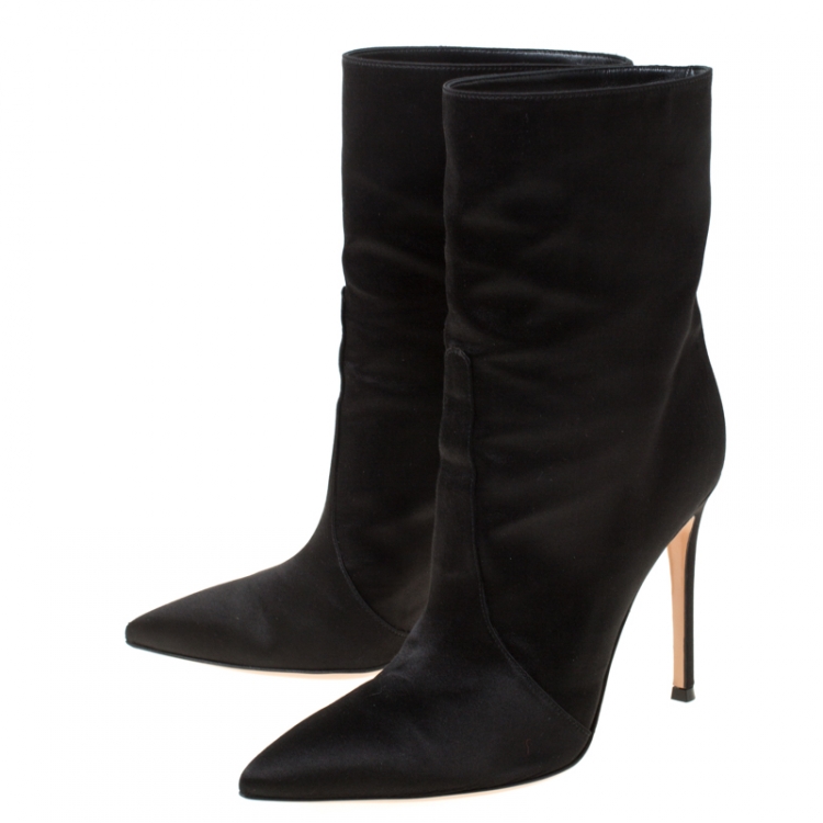 Pre Owned Gianvito Rossi Black Satin Pointed Toe Ankle Boots Size 39