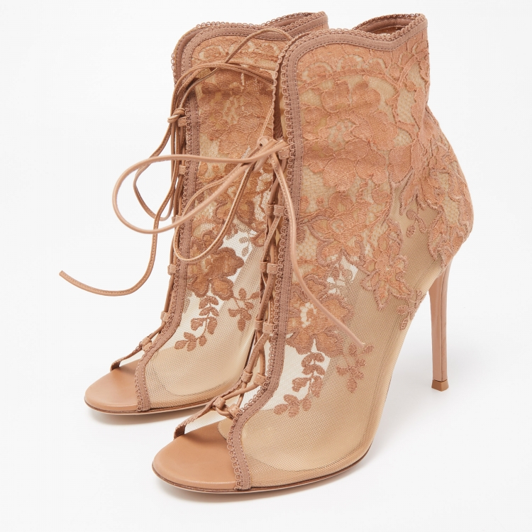 Pre Owned Gianvito Rossi Beige Mesh and Lace Ankle Boots Size 40    