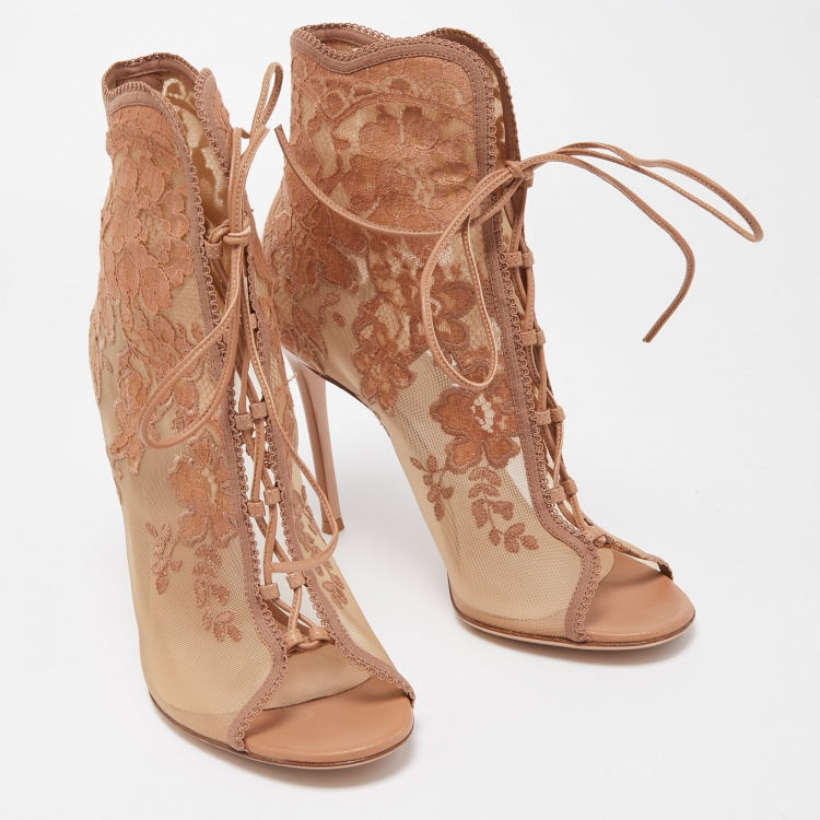 Pre Owned Gianvito Rossi Beige Mesh and Lace Ankle Boots Size 40    