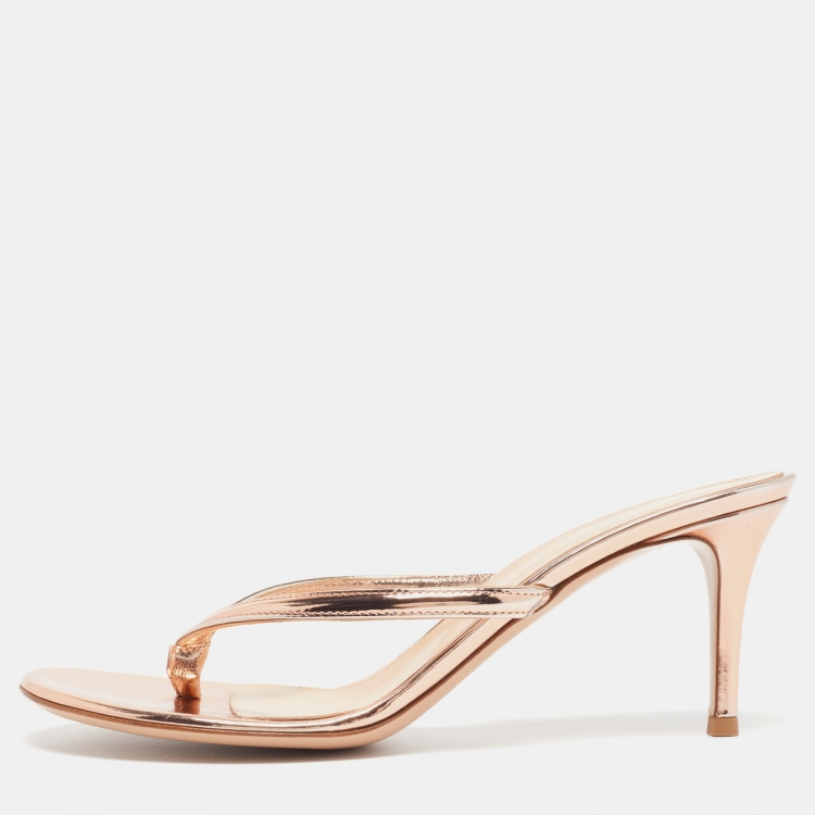 Pre Owned Gianvito Rossi Rose Gold Patent Leather Thong Sandals Size 39