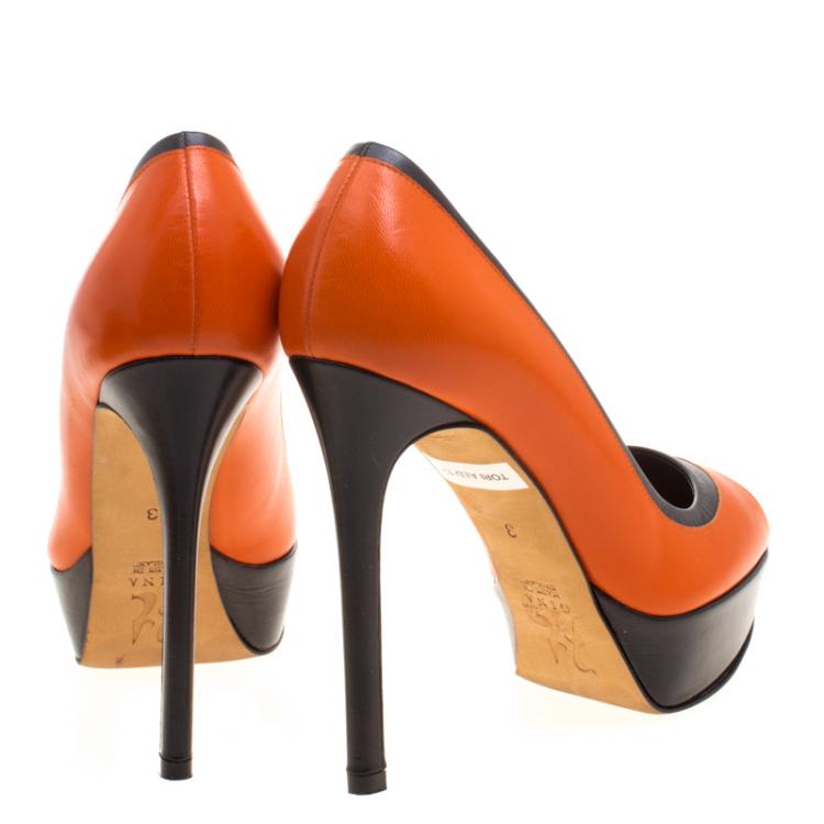 Pre Owned Gina Two Tone Leather Tori Pumps Size 36