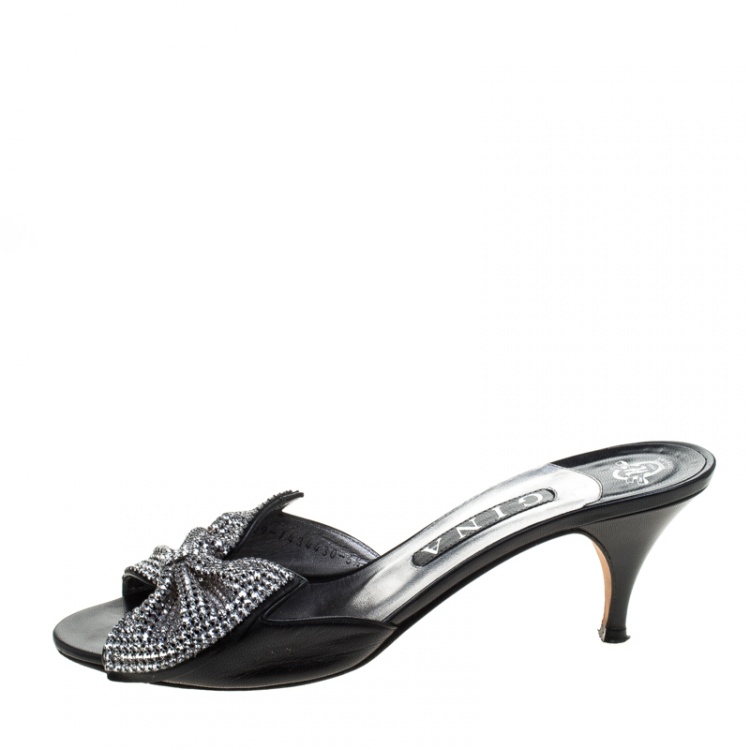 مملوكة مسبقًا Gina Black Crystal Embellished Leather Sandals Size 39.5
