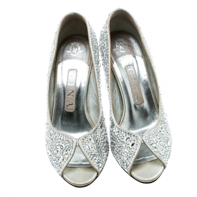 Pre Owned Gina Light Grey Satin Crystal Embellished Peep Toe Pumps Size 37