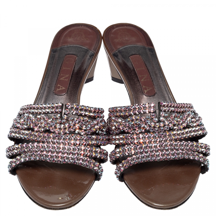 Pre Owned Gina Brown Patent Crystal Embellished Slides Size 40