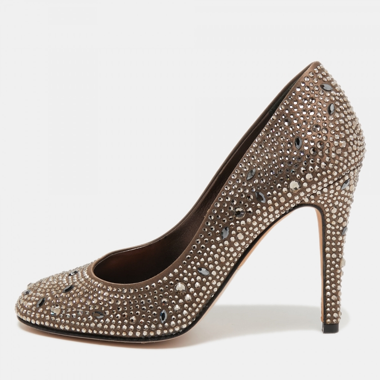 Pre Owned Gina Brown Crystal Embellished Satin Round Toe Pumps Size 36.5