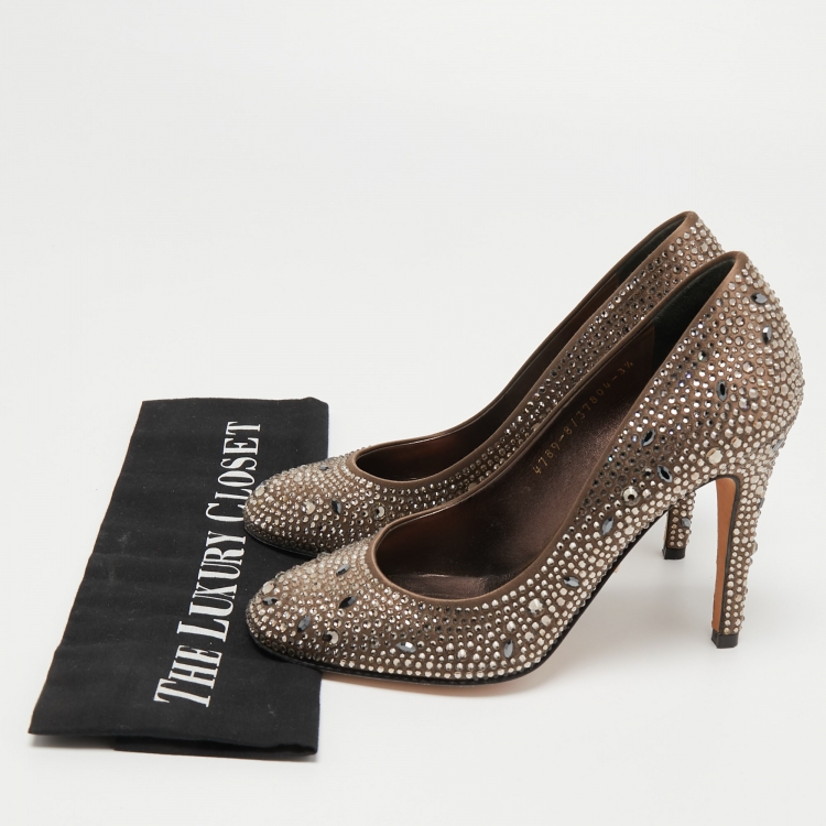 Pre Owned Gina Brown Crystal Embellished Satin Round Toe Pumps Size 36.5