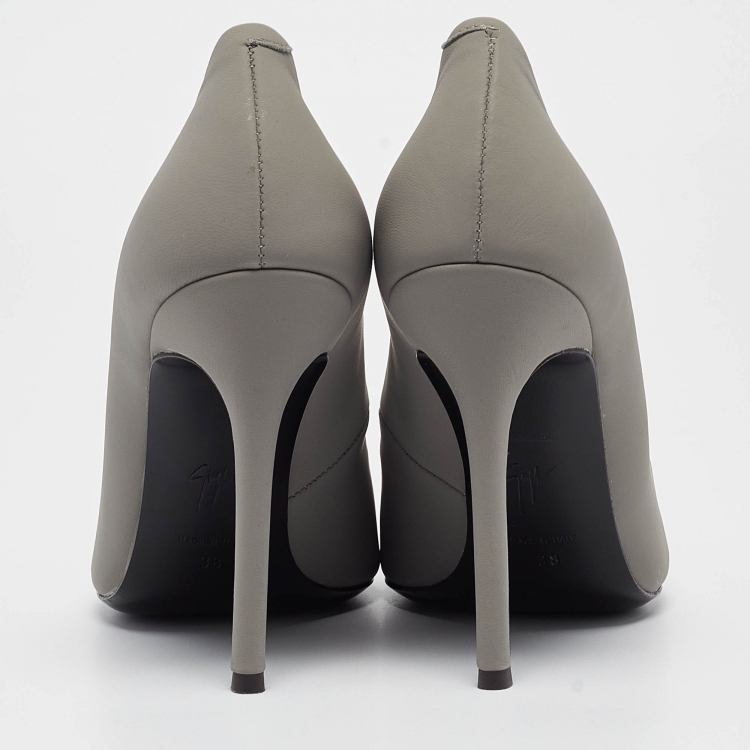 Pre Owned Giuseppe Zanotti Grey Lucrezia Leather Pointed Toe Pumps Size 38