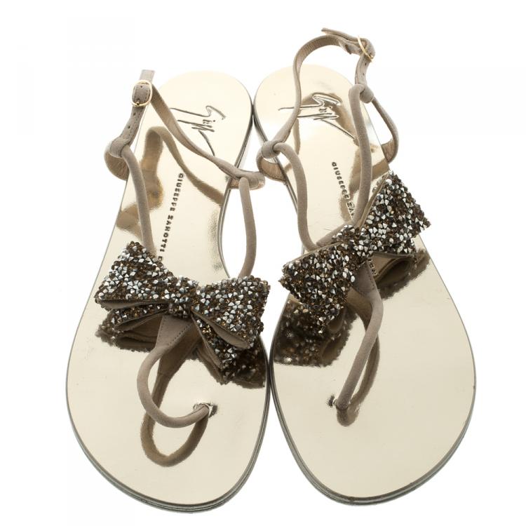 Pre Owned Giuseppe Zanotti Beige Suede Rock Crystal Embellished Bow Flat Thong Sandals Size 40
