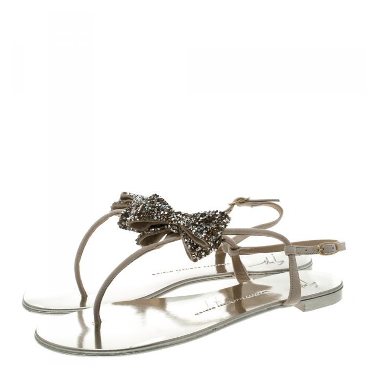 Pre Owned Giuseppe Zanotti Beige Suede Rock Crystal Embellished Bow Flat Thong Sandals Size 40
