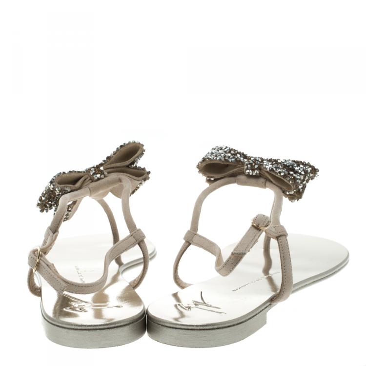 Pre Owned Giuseppe Zanotti Beige Suede Rock Crystal Embellished Bow Flat Thong Sandals Size 40