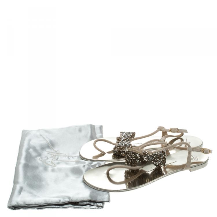 Pre Owned Giuseppe Zanotti Beige Suede Rock Crystal Embellished Bow Flat Thong Sandals Size 40