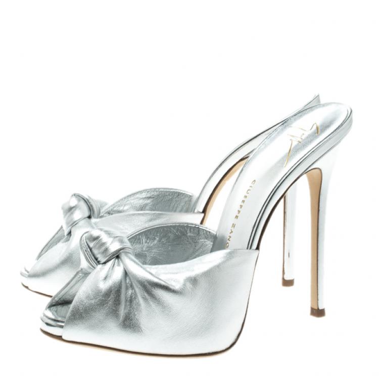 Pre Owned Giuseppe Zanotti Metallic Silver Leather Knotted Slip On Sandals Size 36.5