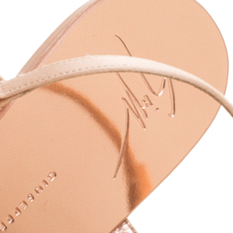 Pre Owned Giuseppe Zanotti Blush Pink Satin and Leather Crystal Embellished Flower Flat Thong Sandals Size 41