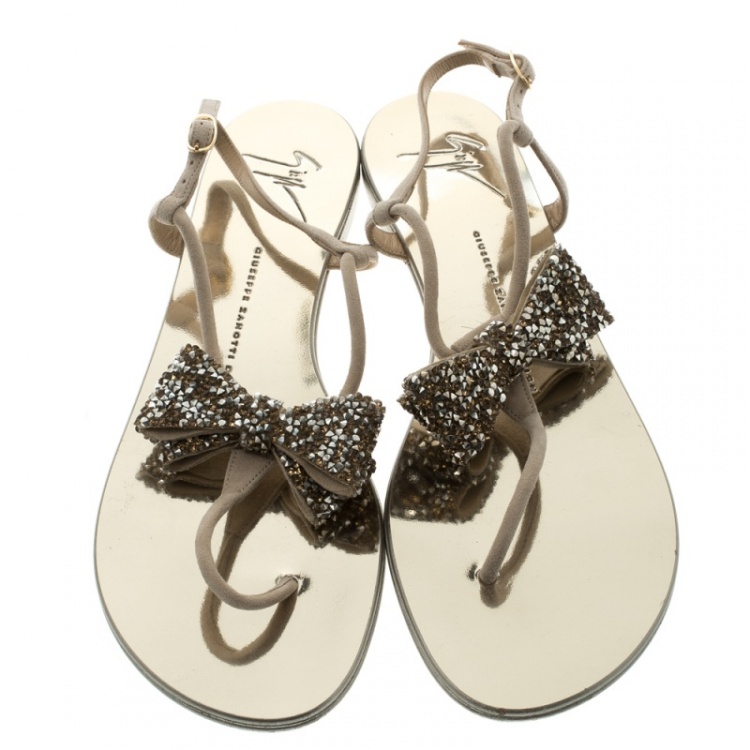 Pre Owned Giuseppe Zanotti Beige Suede Rock Crystal Embellished Bow Flat Thong Sandals Size 39.5