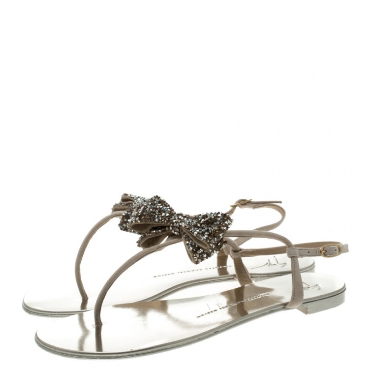 Pre Owned Giuseppe Zanotti Beige Suede Rock Crystal Embellished Bow Flat Thong Sandals Size 39.5