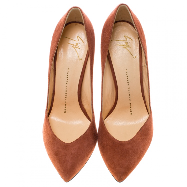 مملوكة مسبقًا Giuseppe Zanotti Salmon Pink Suede Pointed Toe Pumps Size 37.5