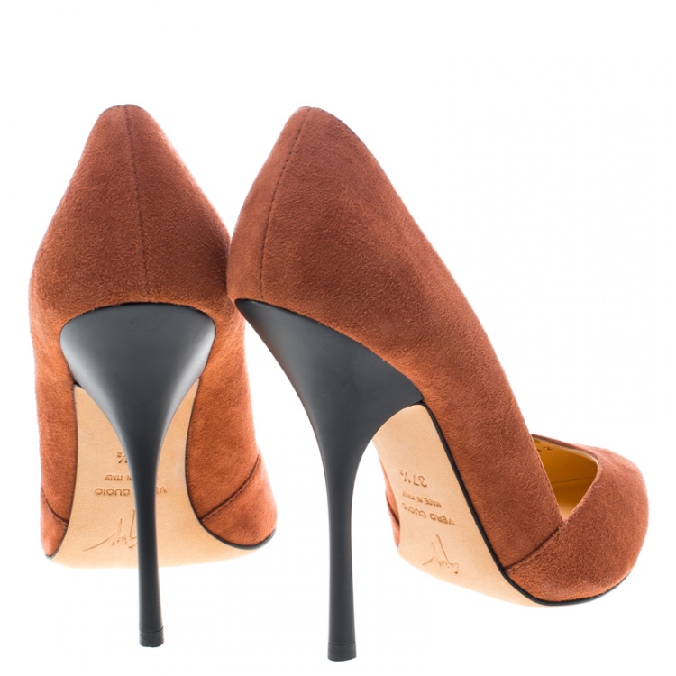 مملوكة مسبقًا Giuseppe Zanotti Salmon Pink Suede Pointed Toe Pumps Size 37.5
