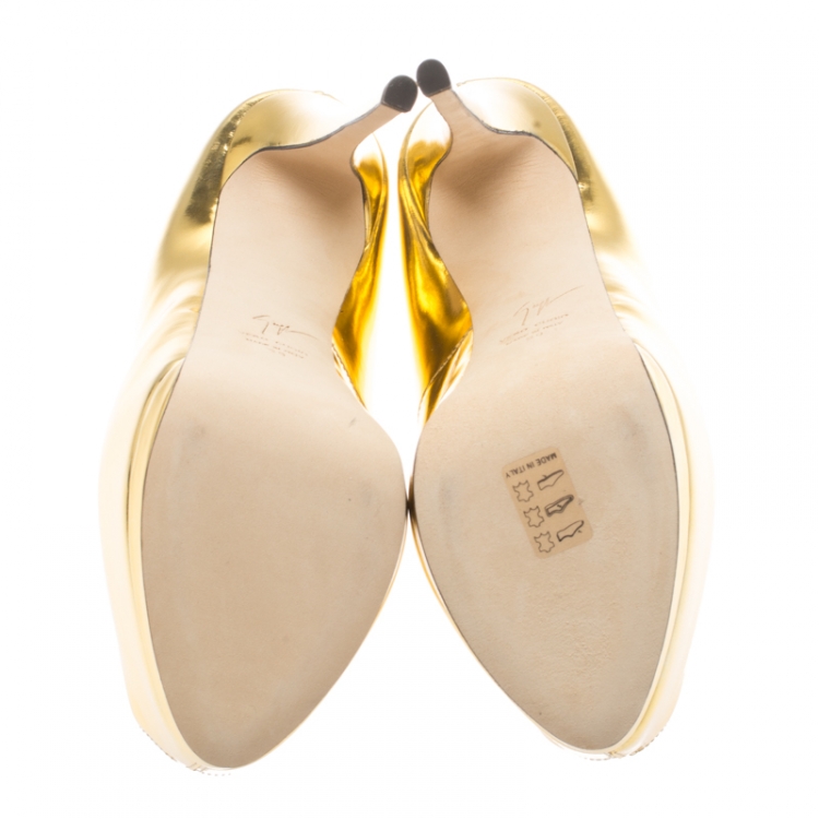 Pre Owned Giuseppe Zanotti Metallic Gold Mirrored Leather Peep Toe Platform Pumps Size 39