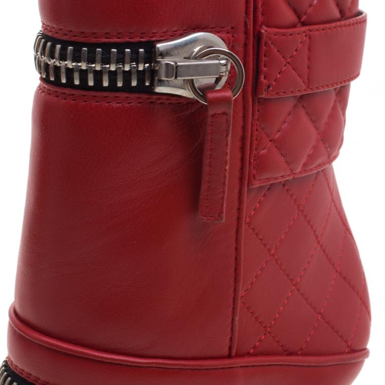 مملوكة مسبقًا Giuseppe Zanotti Red Quilted Leather Double Zip Accent Boots Size 38