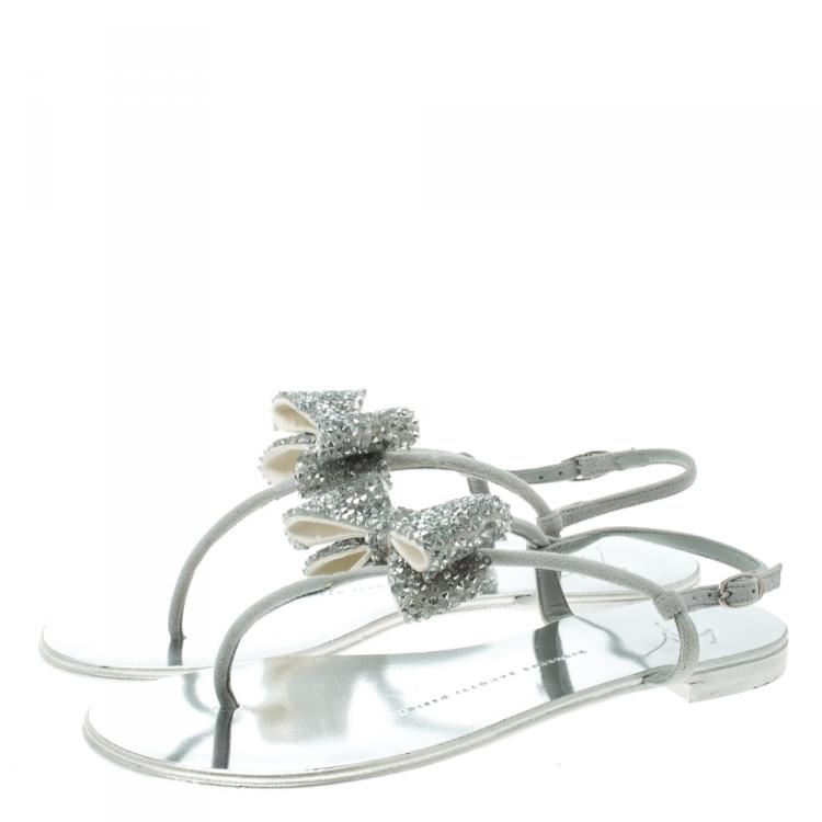 Pre Owned Giuseppe Zanotti Grey Suede Rock Crystal Embellished Bow Flat Thong Sandals Size 36
