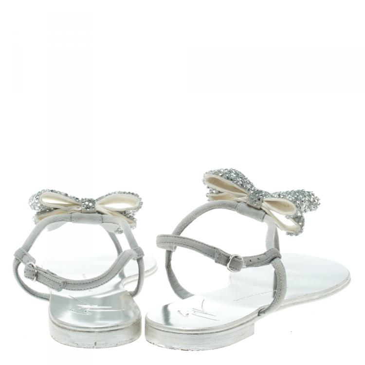 Pre Owned Giuseppe Zanotti Grey Suede Rock Crystal Embellished Bow Flat Thong Sandals Size 36