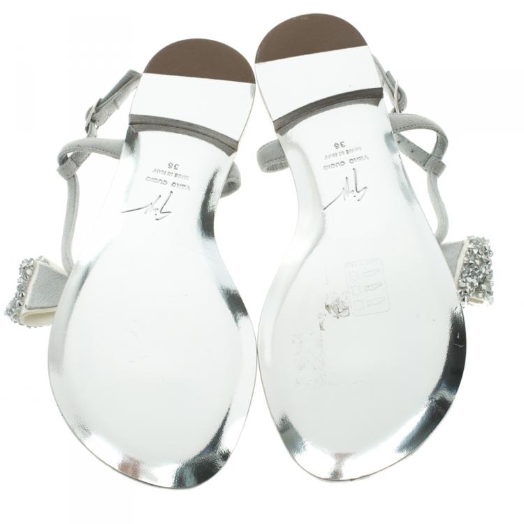 Pre Owned Giuseppe Zanotti Grey Suede Rock Crystal Embellished Bow Flat Thong Sandals Size 36