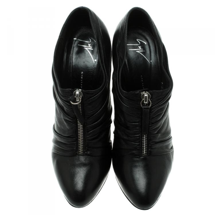 مملوكة مسبقًا Giuseppe Zanotti Black Leather Ankle Booties Size 38.5