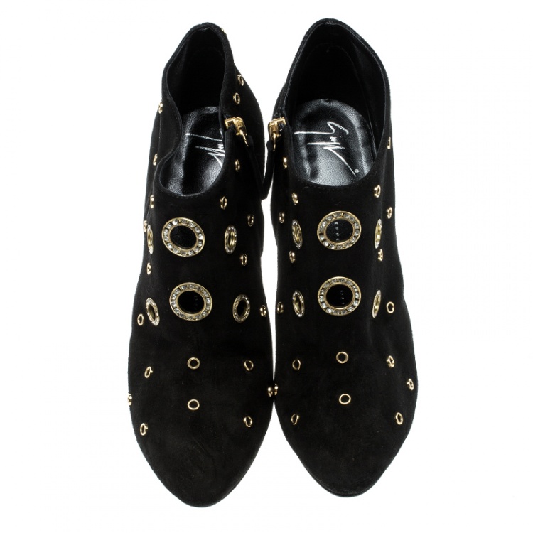 مملوكة مسبقًا Giuseppe Zanotti Black Suede Grommet Crystal Eyelet Embellished Platform Booties Size 39