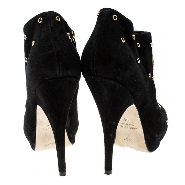 مملوكة مسبقًا Giuseppe Zanotti Black Suede Grommet Crystal Eyelet Embellished Platform Booties Size 39