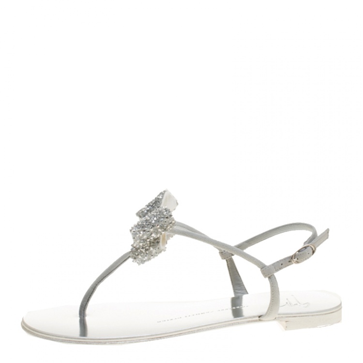 Pre Owned Giuseppe Zanotti Grey Suede Rock Crystal Embellished Bow Flat Thong Sandals Size 40