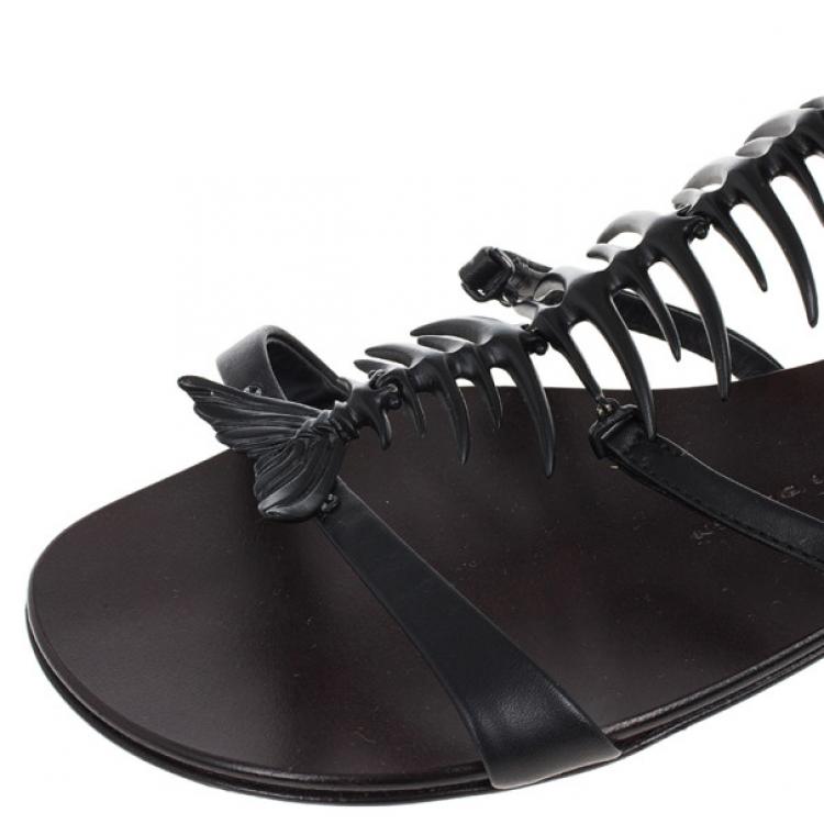 Pre Owned Giuseppe Zanotti Black Fishbone Flat Sandals Size 38.5