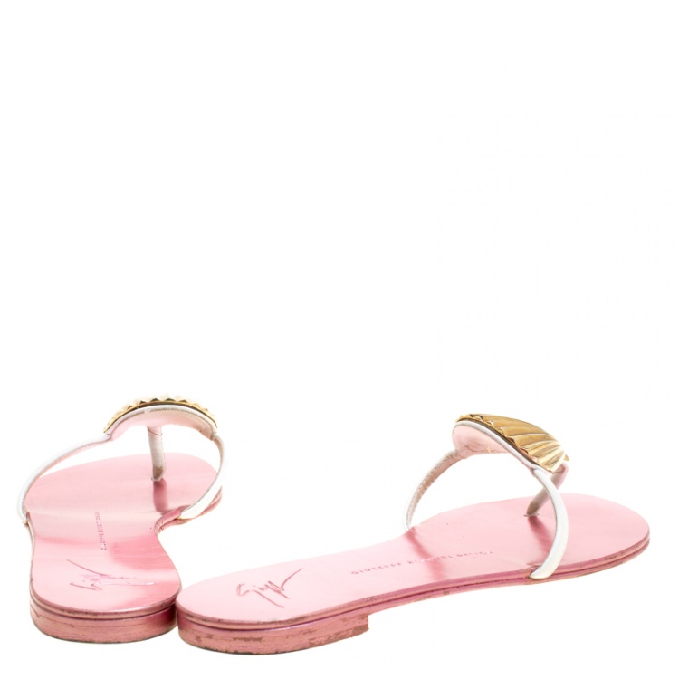 Pre Owned Giuseppe Zanotti White Leather Shell Flat Sandals Size 38