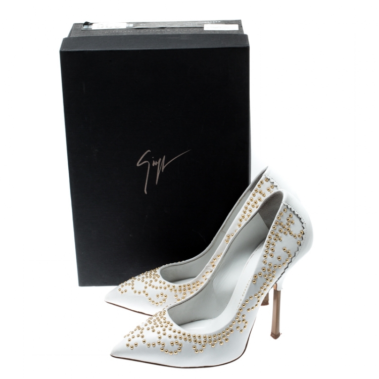 Pre Owned Giuseppe Zanotti White Stud Embellished Leather Pointed Toe Pumps Size 36